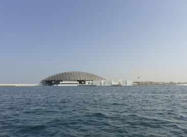 LOUVRE ABU DHABI: SOTTO UNA PIOGGIA DI LUCE